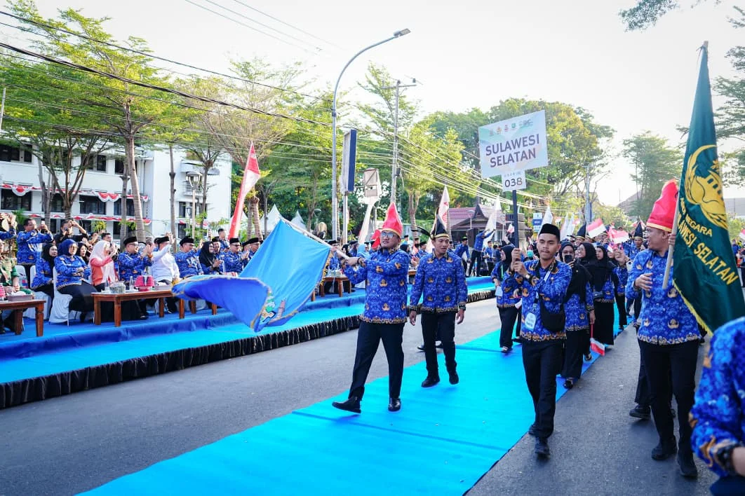 Saksikan Pawai Ta’aruf, Gubernur Sulsel Sambut 117 Kontingen MTQ VIII KORPRI Nasional 2026