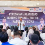 Gubernur Sulsel Andi Sudirman Sulaiman meresmikan ruas Jalan Burung-Burung–Bili-Bili di Kabupaten Gowa